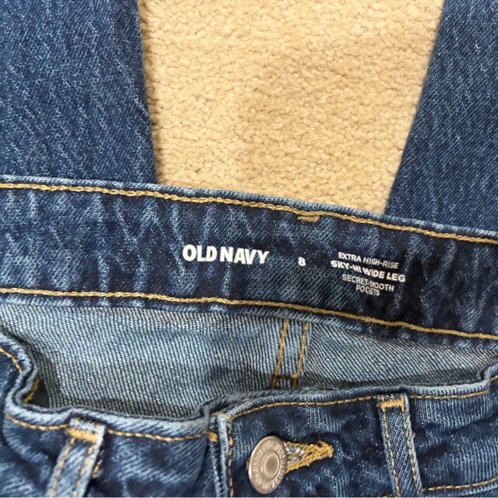 Old Navy Denim Sky-High Wide Leg Jeans - Picture 3 of 4